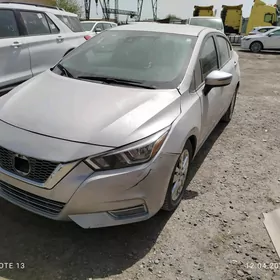 Nissan Versa 2020