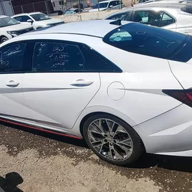 Hyundai Elantra 2022