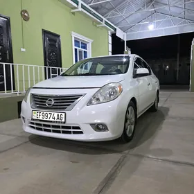 Nissan Versa 2012