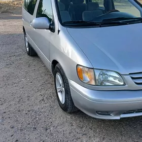 Toyota Sienna 2002