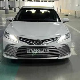 Toyota Camry 2021