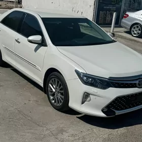 Toyota Camry 2016