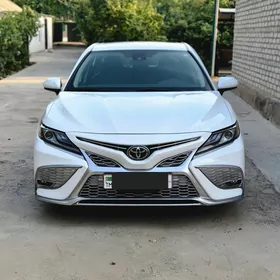 Toyota Camry 2020
