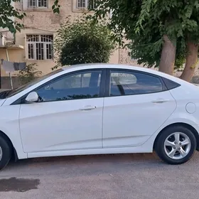 Hyundai Accent 2011