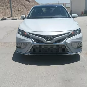 Toyota Camry 2021