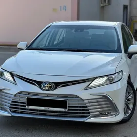 Toyota Camry 2020