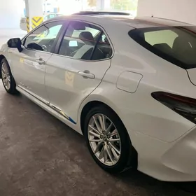 Toyota Camry Hybrid 2023