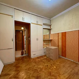 лахути 2ком 2этаж