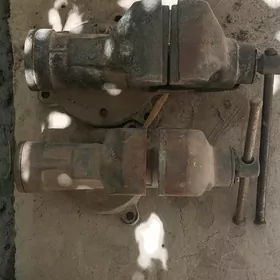 тиски