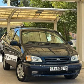 Toyota Sienna 2002