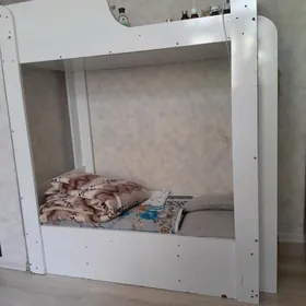 ДВУХЯРУСНАЯ КРОВАТЬ