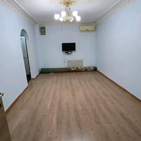 В ЦЕНТРЕ 1 КОМ-АЯ