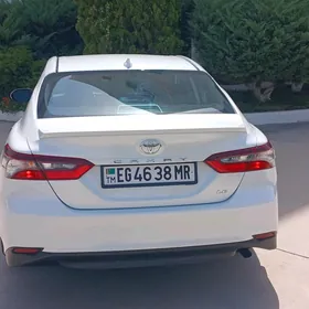 Toyota Camry 2022