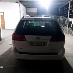 Toyota Sienna 2004