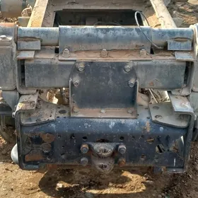 MAZ-7511 rama