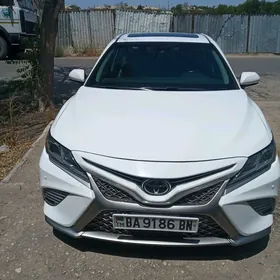 Toyota Camry 2018