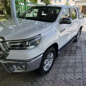 Toyota Hilux 2021