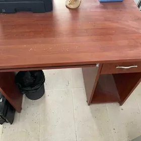 Стол для компьютера
