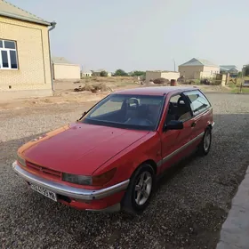 Mitsubishi Chariot 1998