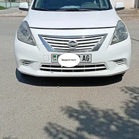 Nissan Versa 2011