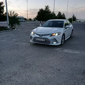 Toyota Camry 2021