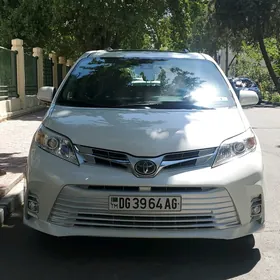Toyota Sienna 2018
