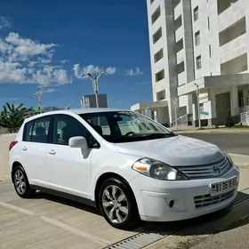 Nissan Versa 2012