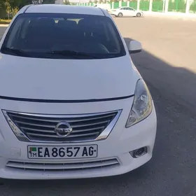 Nissan Versa 2013