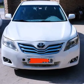 Toyota Camry 2011