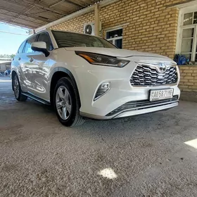 Toyota Highlander 2021