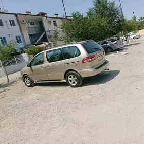 Toyota Sienna 2002