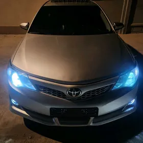 Toyota Camry 2014