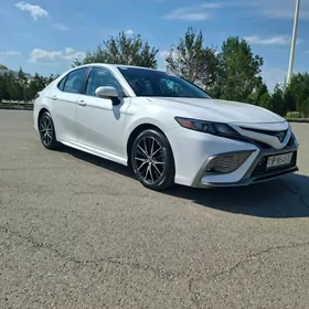 Toyota Camry 2022