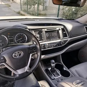 Toyota Highlander 2019