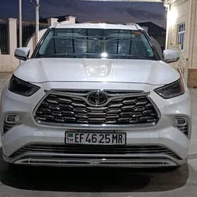 Toyota Highlander 2021