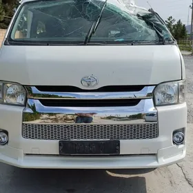 Toyota Hiace 2016