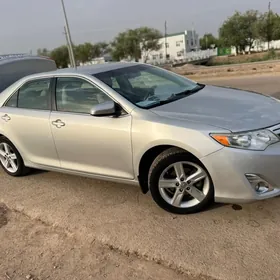 Toyota Camry 2014