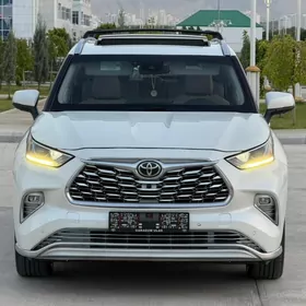 Toyota Highlander 2021