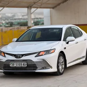 Toyota Camry 2019