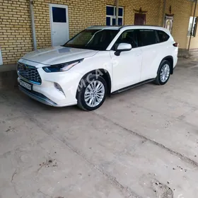 Toyota Highlander 2021