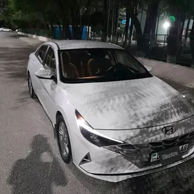 Hyundai Elantra 2021