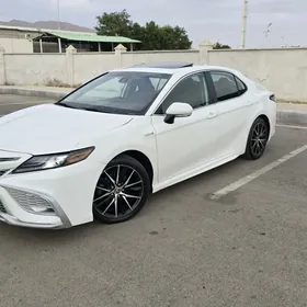 Toyota Camry Hybrid 2021
