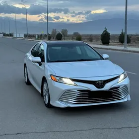 Toyota Camry 2018