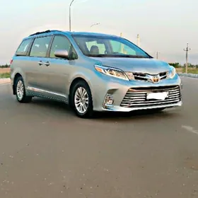 Toyota Sienna 2016