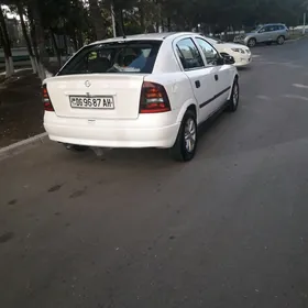 Opel Astra 2000