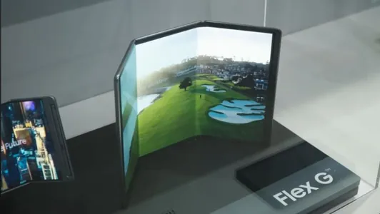 Samsung eplenýän üç ekranly smartfonynyň ýylyň ahyryna çenli çykjakdygyny tassyklady