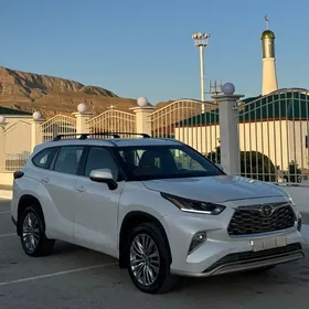 Toyota Highlander 2023