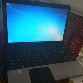 TOSHIBA noutbuk