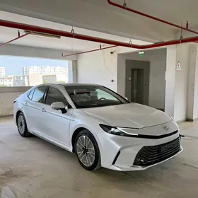 Toyota Camry 2025