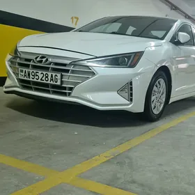 Hyundai Elantra 2020